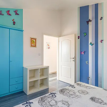 Stunning In Vodnjan With Kitchen Holiday home *