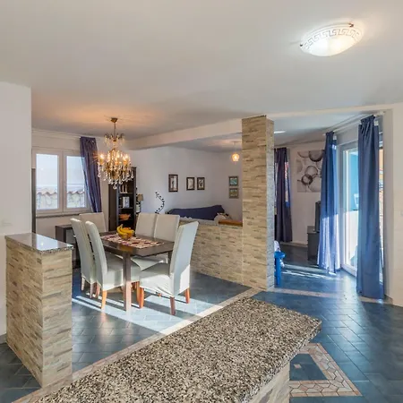 Stunning In Vodnjan With Kitchen Holiday home Barbariga